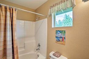 Cabin w/ Backyard Space - 1/2 Mi to Trinity Lake!