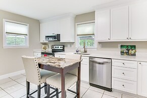 Charlotte Vacation Rental w/ Private Hot Tub!
