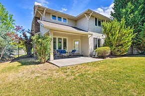 Charming Medford Getaway ~ 4 Miles to Downtown!