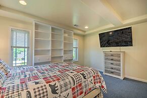 Charming Medford Getaway ~ 4 Miles to Downtown!