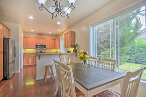 Charming Medford Getaway ~ 4 Miles to Downtown!