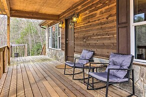 Fire Pit & Mtn Views: Charming Marion Cabin!
