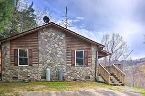 Fire Pit & Mtn Views: Charming Marion Cabin!