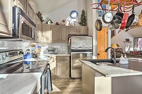 Charming Mtn Home on Golf Course ~ 4 Mi to Slopes!