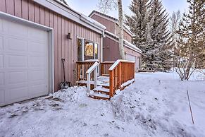 Charming Mtn Home on Golf Course ~ 4 Mi to Slopes!