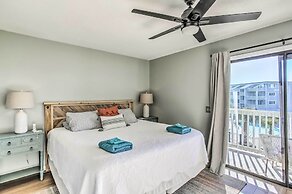 Condo w/ Pool Access - Walk to Beach!