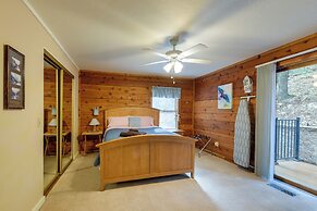 11 Mi to Apple Hill: Pollock Pines Resort Cabin