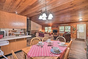 11 Mi to Apple Hill: Pollock Pines Resort Cabin