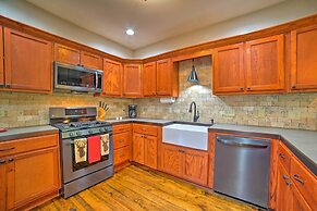 Coffeeville Cabin w/ Deck ~ 7 Mi to Grenada Lk