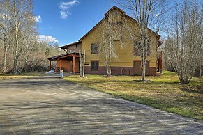 Cozy Driggs Condo w/ Hot Tub & Ski Shuttle Service