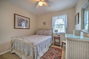 Cozy Oak Island House < 1 Mi to Beaches!