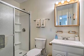 Cozy Oak Island House < 1 Mi to Beaches!