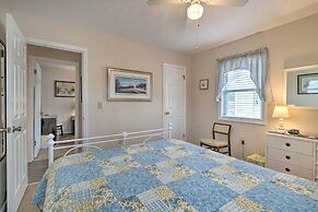 Cozy Oak Island House < 1 Mi to Beaches!