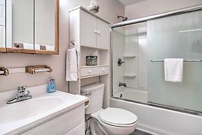 Cozy Oak Island House < 1 Mi to Beaches!