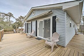 Cozy Oak Island House < 1 Mi to Beaches!