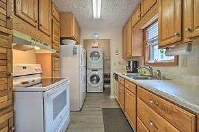 Cozy Oak Island House < 1 Mi to Beaches!