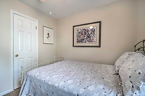 Cozy Oak Island House < 1 Mi to Beaches!