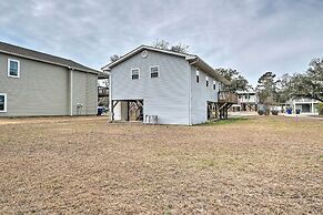 Cozy Oak Island House < 1 Mi to Beaches!