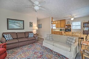 Cozy Oak Island House < 1 Mi to Beaches!