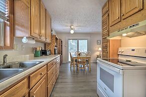 Cozy Oak Island House < 1 Mi to Beaches!