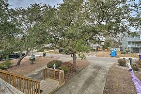 Cozy Oak Island House < 1 Mi to Beaches!