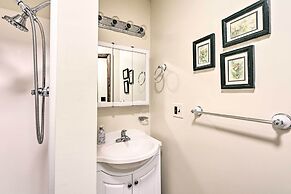 Cozy Roan Mountain Cabin w/ Private Balcony!