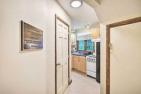 Cozy Roan Mountain Cabin w/ Private Balcony!