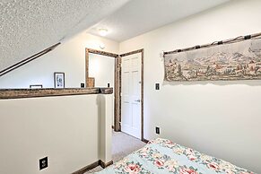 Cozy Roan Mountain Cabin w/ Private Balcony!