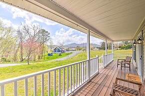 Cozy Bryson City Home w/ Fire Pit & Mtn Views!