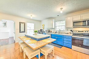 Cozy Bryson City Home w/ Fire Pit & Mtn Views!