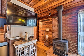 Cozy Tennessee Cabin Rental - 1 Mi to Lake