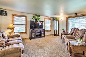 Family Home w/ Hot Tub - Walk to Johnson Lake!