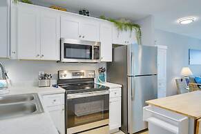 Gulf Shores Condo: Covered Balcony & Beach Access