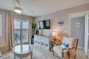 Gulf Shores Condo: Covered Balcony & Beach Access