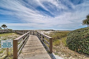 Gulf Shores Condo: Covered Balcony & Beach Access