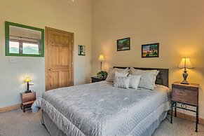 Mountain Escape w/ Stunning Views!