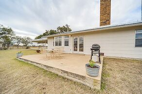 Historic 'hoffmann Ranch Haus' Near Wineries!