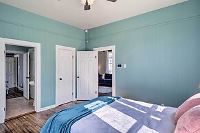 Lake Charles Cottage w/ Fireplace & Yard!