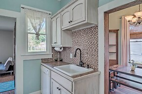 Lake Charles Cottage w/ Fireplace & Yard!