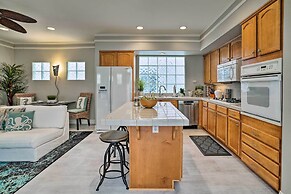 Oceanside Home w/ Rooftop Patio, Walk to Beach!