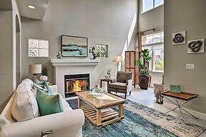 Oceanside Home w/ Rooftop Patio, Walk to Beach!