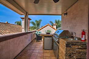 Oceanside Home w/ Rooftop Patio, Walk to Beach!