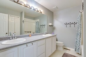 12 Mi to Dtwn Denver: Littleton Family Home!