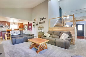 12 Mi to Dtwn Denver: Littleton Family Home!