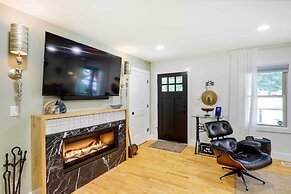 Modern Home w/ Hot Tub & Deck in Asheville!