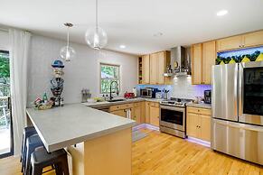 Modern Home w/ Hot Tub & Deck in Asheville!