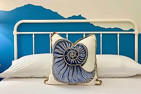 Modern Home w/ Hot Tub & Deck in Asheville!