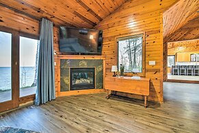 Lakefront Applegate Retreat w/ Private Beach!
