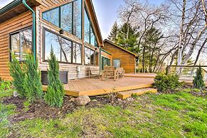 Lakefront Applegate Retreat w/ Private Beach!