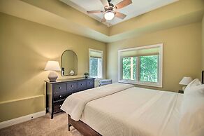 Luxe Wintergreen Resort Escape w/ Hot Tub!
